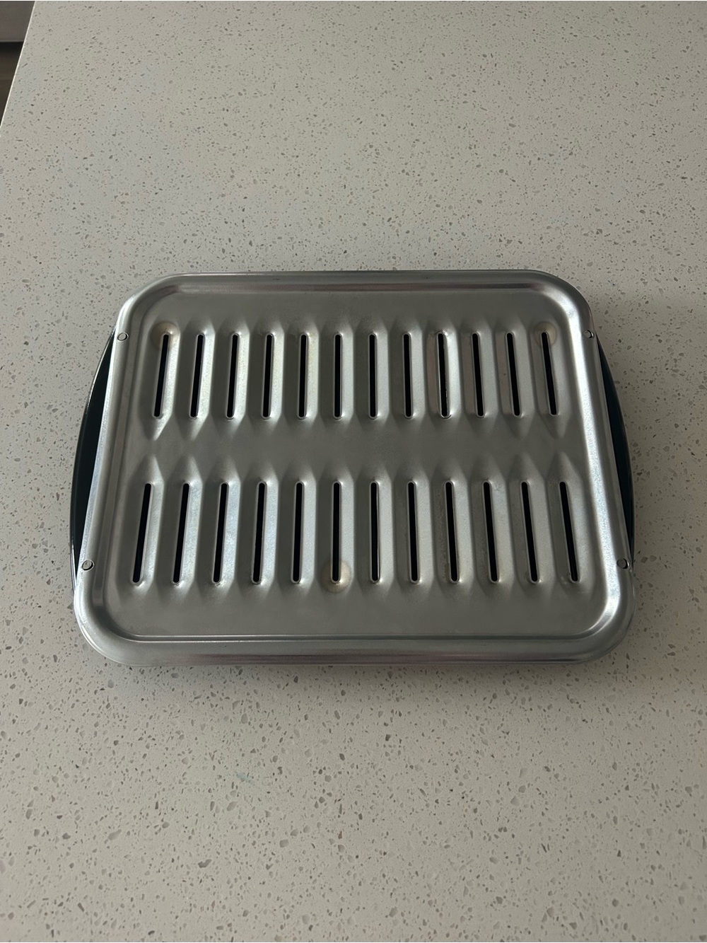 Porcelain Broiler Pan with Chrome Grill Top